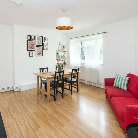 Stylish 2Bd Flat With Balcony Near Stepney Green